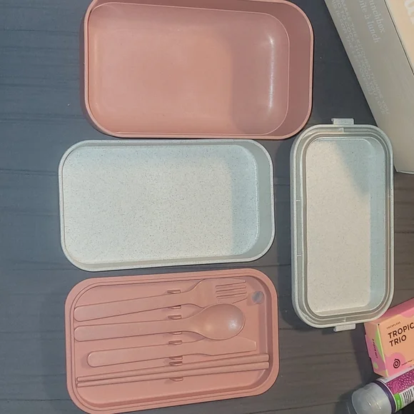 Our place bento box - Picture 3 of 3